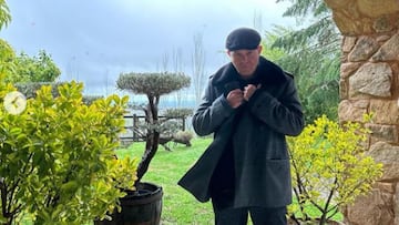 Las vacaciones familiares de Alejandro Sanz por Semana Santa: su look a lo ‘Peaky Blinders’ y un invitado sorpresa