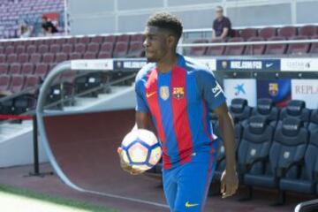 El francés fue aclamado por los aficionados que estuvieron presentes en el Camp Nou.
