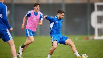 Salinas durante un entrenamiento del Mirandés.