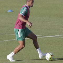 Héctor Cúper puede revalorizar al bético Amro Tarek