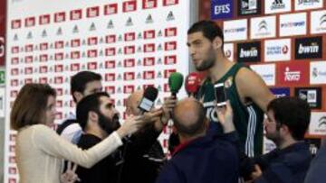 Salah Mejri.