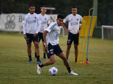 La Selecci&oacute;n Colombia entren&oacute; en Atibaia con la mira puesta en el duelo del jueves ante Brasil por Eliminatorias.