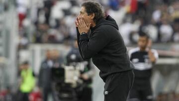 Futbol, Colo Colo vs Curico Unido. Segunda fecha, segunda vuelta Campeonato 2019. El entrenador de Colo Colo Mario Salas es fotografiado durante el partido de primera division realizado en el estadio Monumental de Santiago, Chile. 04/08/2019 Dragomir Yankovic/Photosport Football, Colo Colo vs Curico Unido. Second date, second round Championship 2019 Colo Colo's manager Mario Salas is pictured during the first division football match held at the Monumental stadium in Santiago, Chile. 04/08/2019 Dragomir Yankovic/Photosport