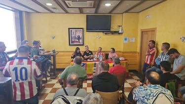 Homenaje a la afición de la peña atlética más antigua de León