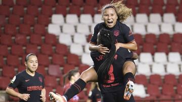 Leicy Santos celebra un gol con el Atlético.
