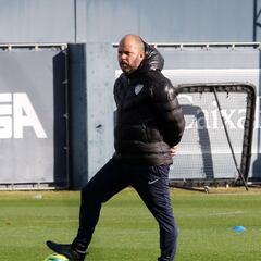 Aventuras y desventuras de José Alberto: lesiones y una afición enfadada