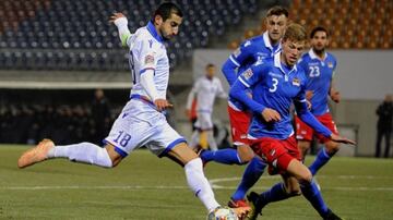 Solo se han enfrentado en categorías menores (UEFA Sub 19) y, en 2007, la UEFA canceló los partidos válidos para las eliminatorias de la Euro 2008. La disputa por la región del Nagorno Karabaj, que data desde la caída de la Unión Soviética, controlada por milicias armenias, mantienen la tensión. 