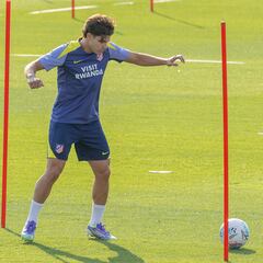 Simeone insiste con su once incial