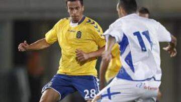 <b>OXÍGENO EN EL MEDIO. </b>Hernán, durante el encuentro amistoso ante el Tenerife, en el Gran Canaria.