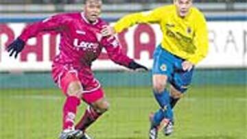 <b>SE SALIÓ</b>. Baptista dio un gran espectáculo y con sus dos goles casi dejó sentenciada la eliminatoria copera ante el Villarreal.