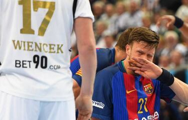 El Barcelona estalla por el arbitraje sufrido ante el Kiel
