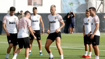 Uros Racic en su primer d&iacute;a en Paterna.