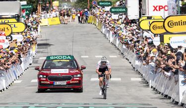 El ciclista esloveno Tadej Pogacar llegando a meta. 