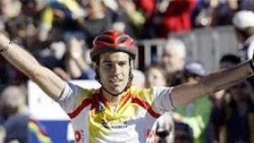 <b>DEL ARCOIRIS AL AMARILLO.</b> Igor Astarloa encabeza la general.