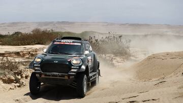 Nani Roma asciende al tercer puesto en el Rally Dakar