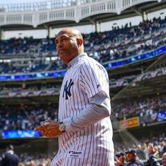 Mariano Rivera lanza el pitcheo inicial de los Yankees para 2019