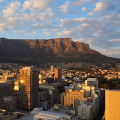 El país más rico de un continente se proclama el más políglota del mundo con 12 idiomas oficiales