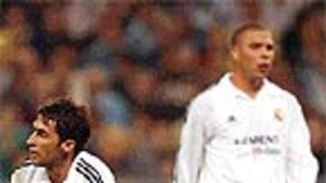 <b>DESOLADOS</b>. Ni Raúl ni Ronaldo bastaron para que el Real Madrid remontara ante el Roma de Fabio Capello.
