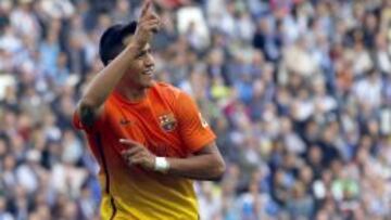 Alexis celebra su gol.