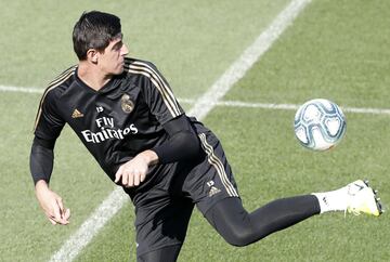 El Madrid entrena pensando en el debut liguero en el Bernabéu