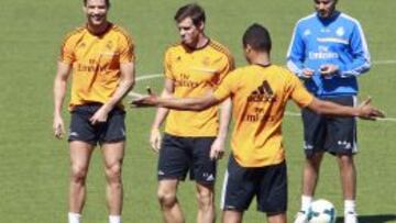Cristiano Ronaldo y Bale, en el entrenamiento.