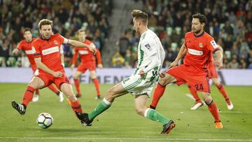 El defensa mexicano fue titular y jugó los 90 minutos con los Txuri-urdines. Guardado no fue convocado por molestias musculares.