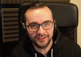 Xokas muestra los cinco libros imprescindibles que debes leer: “Los tengo en mi mesilla”