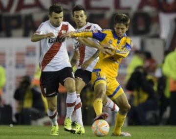 Mexicano de origen alem¨¢n. Tiene 25 a?os y juega en Tigres desde hace tres, cuando pagaron por el extremo 8,85 millones, ya conocedores de que podr¨ªa correr por el terreno de juego a 35,23 km por hora.