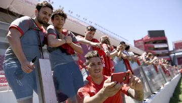 Independiente, cerca de los hinchas en su estadio