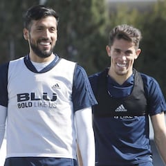 El Valencia prepara el asalto al Camp Nou con la duda de Paulista