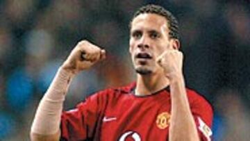 <b>SIN SANCIÓN</b>. Rio Ferdinand jugará mañana ante el Aston Villa gracias a las fi estas navideñas.