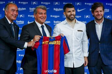 Rafael Yuste, Joan Laporta, Sergio 'Kun' Agüero y Mateo Alemany.