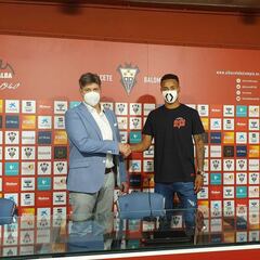 Jeisson Martínez: "El Albacete se merece el ascenso por historia"