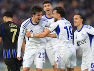 PISA, ITALY - JANUARY 6: Maximo Perrone of Como 1907 celebrates after scoring a goal during the Serie A match between Pisa SC and Como 1907 at Arena Garibaldi on January 6, 2026 in Pisa, Italy. (Photo by Gabriele Maltinti/Getty Images)