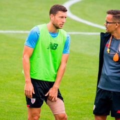 Lezama: De Marcos se resiente en la zona del aductor