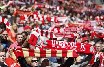 John W. Henry (EEUU). En 2010, uno de los clubes más exitosos de la historia del fútbol inglés cambió de dueño. El grupo New England Sports Ventures (NESV) se convirtió en el máximo mandatario del Liverpool en un acuerdo valuado en 476 millones de dólares.