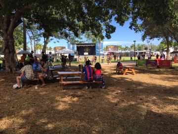 Los aficionados del FC Barcelona y Real Madrid estuvieron presentes en Casa Clásico para que Miami se tiñera de blaugrana y blanco.