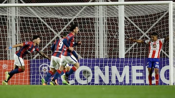 San Lorenzo players celebrate after scoring during the Copa Sudamericana group stage second leg football match between Argentina's San Lorenzo and Venezuela's Estudiantes de Merida, at the Pedro Bidegain stadium in Buenos Aires, on June 27, 2023. (Photo by Emiliano Lasalvia / AFP)