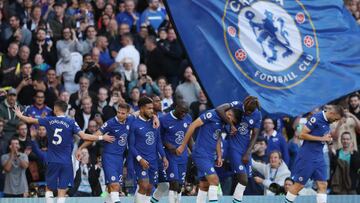 LONDON, ENGLAND - OCTOBER 08: Armando Broja of Chelsea celebrates with teammates after scoring their team's third goal during the Premier League match between Chelsea FC and Wolverhampton Wanderers at Stamford Bridge on October 08, 2022 in London, England. (Photo by Chris Lee - Chelsea FC/Chelsea FC via Getty Images)