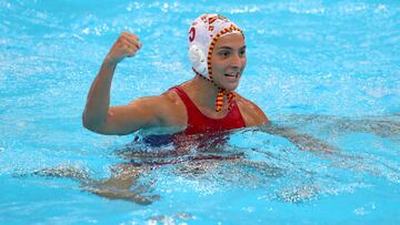 Roser Tarrago celebra un gol durante el partido de semifinales entre España y Hungría de waterpolo en los Mundiales de Natación de Gwangju.
