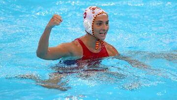 Roser Tarrago celebra un gol durante el partido de semifinales entre Espa&ntilde;a y Hungr&iacute;a de waterpolo en los Mundiales de Nataci&oacute;n de Gwangju.