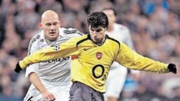 <b>EN LA AGENDA.</b> Cesc cuajó un gran partido y secó a Guti.