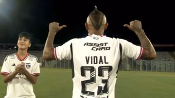 La escena que Vidal y Colo Colo esperaron por 17 años se hizo realidad: ¡reventó las redes!