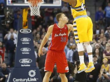 Randy Foye, jugador de Denver Nuggets, lanza el triple que dio el triunfo a su equipo contra Los Ángeles Clippers.