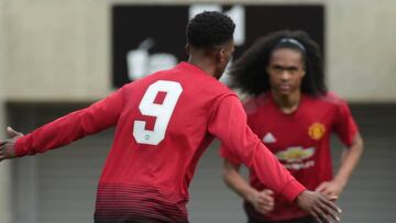 El Manchester pasa el rodillo y deja al Valencia colista