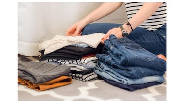 ¿Cómo organizar el clóset? Te dejamos ideas para guardar ropa y ahorrar espacio
