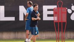 Rubi dirige un entrenamiento del Espanyol.