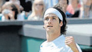 <b>TRIUNFO. </b>Feliciano tumbó a Henman.
