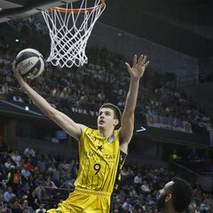 Brussino asegura que tocó el balón en la jugada con Ribas