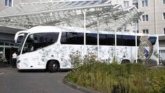La policía pide a los jugadores del Madrid ir agachados en el autobús de camino al Allianz